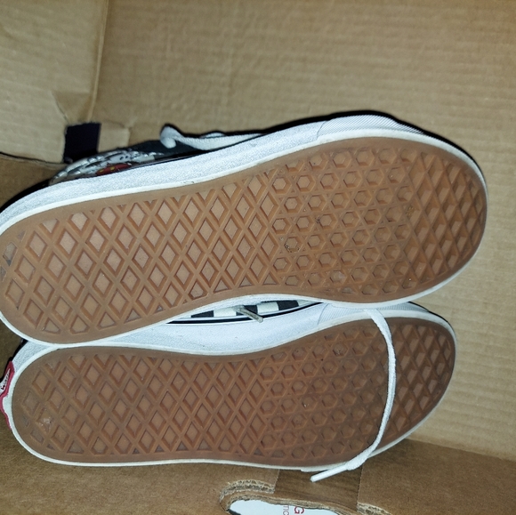 Vans Sk8-Hi Zip Disney Mickey Mouse Size 4 Host Pick! - Picture 5 of 9